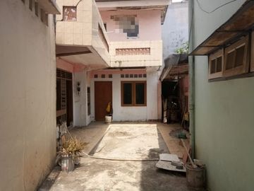 Dijual 2 unit Rumah Hanya Hitung Tanah Cocok buat kos2an dan konveksi Lokasi di Sebrang STM Setrada Jakarta Pusat
