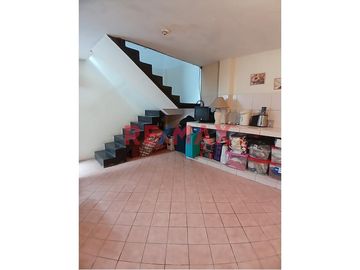 🏡 ¡Una Oportunidad Única en Trujillo! 🌟

Descubre el hogar ideal para tu familia en Urb. Monserrate, a solo 2 cuadras de UPAO
Esta acogedora casa d