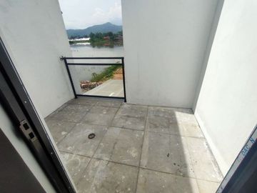 Pertama di Terusan Buah Batu Rumah 2LT View Danau Dibawah 500 Juta Cash Only