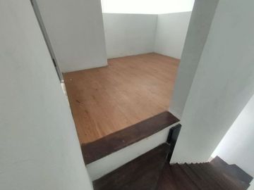 Pertama di Terusan Buah Batu Rumah 2LT View Danau Dibawah 500 Juta Cash Only