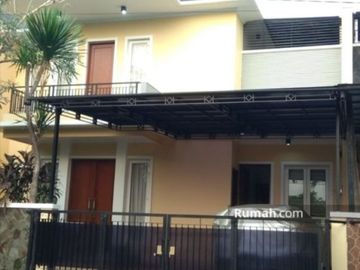 For Rent 3BR Modern House at Villa Delima Lebak Bulus