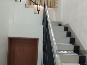 For Rent 3BR Modern House at Villa Delima Lebak Bulus