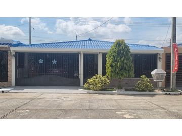 VENDO HERMOSA CASA EN LA 24 DE DICIEMBRE, URB PALO ALTO 3REC 2BA
