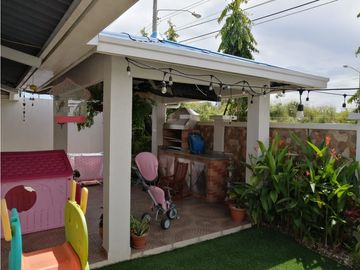 VENDO HERMOSA CASA EN LA 24 DE DICIEMBRE, URB PALO ALTO 3REC 2BA