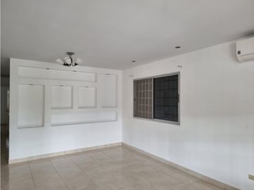 VENDO HERMOSA CASA EN LA 24 DE DICIEMBRE, URB PALO ALTO 3REC 2BA