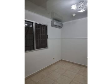 VENDO HERMOSA CASA EN LA 24 DE DICIEMBRE, URB PALO ALTO 3REC 2BA
