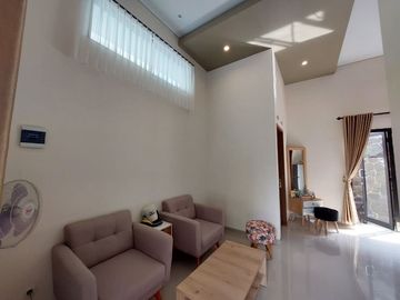 Rumah Baru Bonus Furnish di Jalan Kaliurang dekat Kampus UII