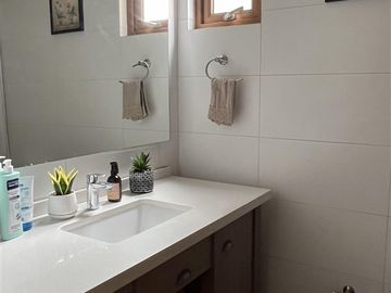 Casa en venta de 5 dorm. en Colina
