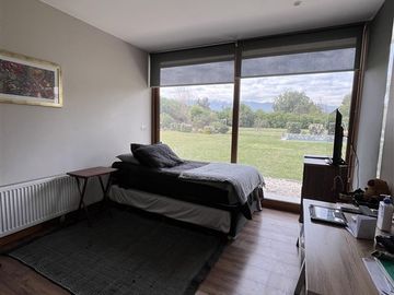 Casa en venta de 5 dorm. en Colina