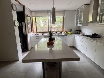 Casa en venta de 5 dorm. en Colina