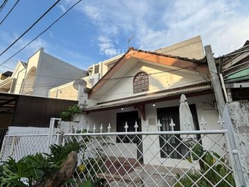 Dijual Rumah  Strategis Harga Menarik Di Bintaro Sektor 5