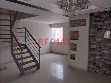 🏡 ¡DEPARTAMENTO TRYPLEX EN VENTA EN SAN LUIS DE CALIFORNIA - CONDOMINIO EL FLORAL, TRUJILLO! ✨

📍 Ubicación: Urb. San Luis de California - Condomini