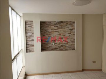 🏡 ¡DEPARTAMENTO TRYPLEX EN VENTA EN SAN LUIS DE CALIFORNIA - CONDOMINIO EL FLORAL, TRUJILLO! ✨

📍 Ubicación: Urb. San Luis de California - Condomini