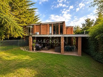 Casa en venta estilo Castillo Velasco en Las condes