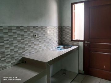 Townhouse murah siap huni bebas banjir strategis di condet