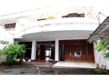 Rumah mewah fasilitas kolam renang jatibening bekasi