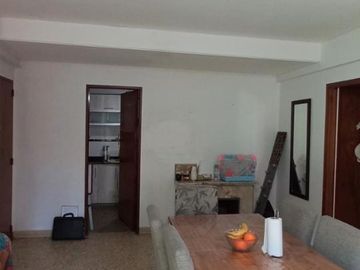 DPTO. 3 AMBIENTES EN P.B. AL FRENTE CON PATIO