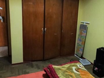 DPTO. 3 AMBIENTES EN P.B. AL FRENTE CON PATIO