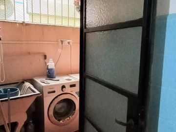 DPTO. 3 AMBIENTES EN P.B. AL FRENTE CON PATIO