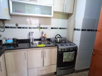 DPTO. 3 AMBIENTES EN P.B. AL FRENTE CON PATIO