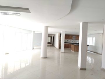 vendo edificio para estrenar  excelente oportunidad de inversión cuarto de legua tres pisos. Cod V8259