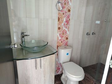 vendo edificio para estrenar  excelente oportunidad de inversión cuarto de legua tres pisos. Cod V8259