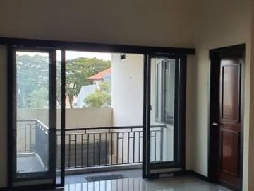 Disewa Rumah Woodland Citraland, Minimalis , Surabaya Barat