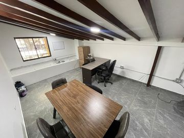 oficina en arriendo en candelaria. Cod A514431