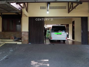 Rumah SHM  2 Lantai Semi Furnished Di Tubagus Ismail Bandung
