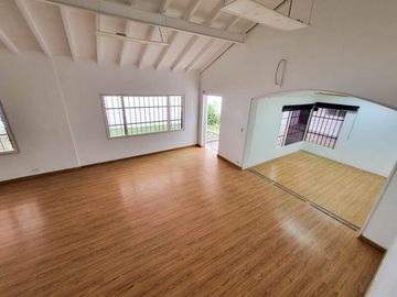 CASA COMERCIAL EN ARRIENDO UBICADA EN EL POBLADO SECTOR PATIO BONITO