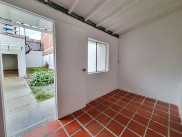 CASA COMERCIAL EN ARRIENDO UBICADA EN EL POBLADO SECTOR PATIO BONITO