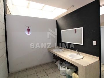 CORTAZAR: MAGNIFICO SALON DE EVENTOS, EXCELENTE ILUMINACION E INSTALACIONES