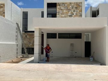 Casa en venta al norte de Mérida en privada zona Cittadela