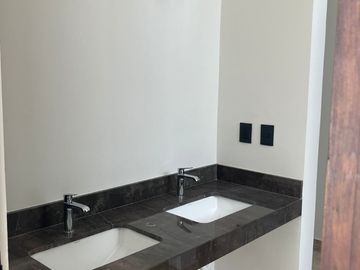 Casa en venta al norte de Mérida en privada zona Cittadela