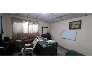 CASA EN REMATE EN LAS CUMBRES VILLA GRECIA CON 5 RECAMARAS