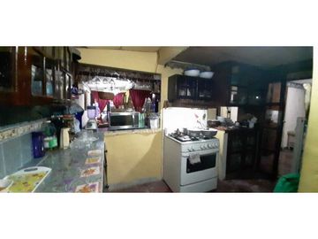 CASA EN REMATE EN LAS CUMBRES VILLA GRECIA CON 5 RECAMARAS