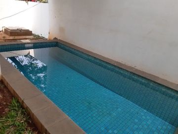 Rumah di Bintaro Pesanggrahan, Jkt Selatan. Ada Private Pool