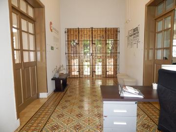casa-local en arriendo/venta en el prado. Cod V88223