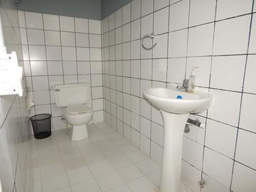 casa-local en arriendo/venta en el prado. Cod V88223