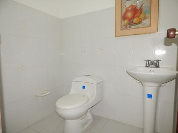 casa-local en arriendo/venta en el prado. Cod V88223