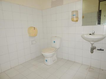 casa-local en arriendo/venta en el prado. Cod V88223