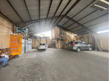 VENTA AMPLIO TERRENO CON GALPON Y  LOCALES  COMERCIALES PLAZA PUENTE ALTO