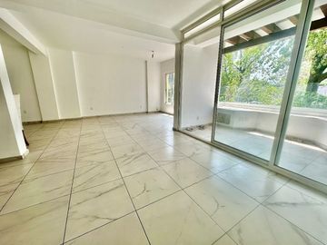 Roma  Venta Joya de departamento con terraza  frente a la fuente de Cibeles