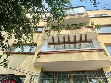 Roma  Venta Joya de departamento con terraza  frente a la fuente de Cibeles