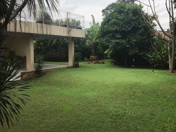 Rumah diJual di Rempoa, Tangsel. Halaman sangat Luas