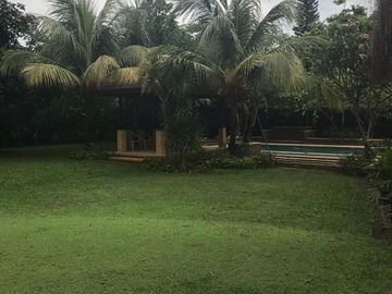 Rumah diJual di Rempoa, Tangsel. Halaman sangat Luas