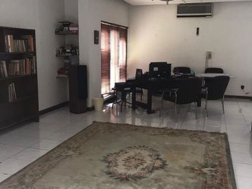 Rumah diJual di Rempoa, Tangsel. Halaman sangat Luas