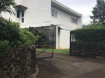 Rumah diJual di Rempoa, Tangsel. Halaman sangat Luas
