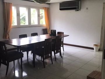 Rumah diJual di Rempoa, Tangsel. Halaman sangat Luas