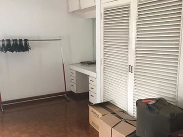 Rumah diJual di Rempoa, Tangsel. Halaman sangat Luas